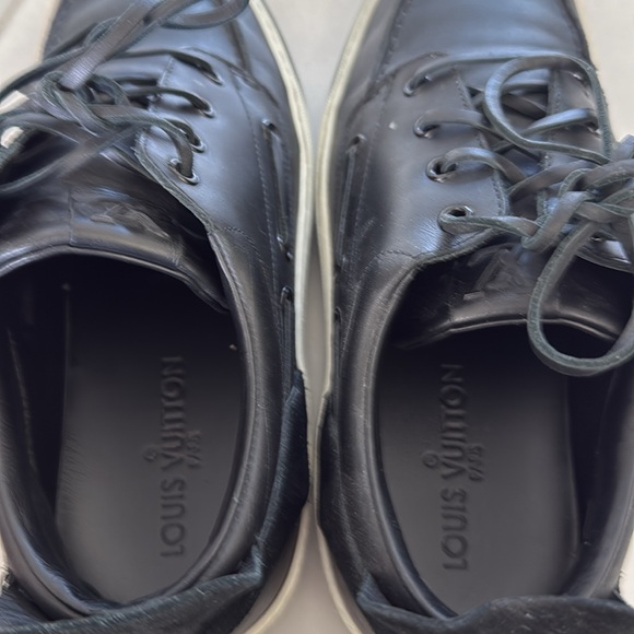 Size 8 Louis Vuitton black 
Good shape - Picture 4 of 5